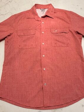 IZOD Men's Red/ Coral Button-Up Shirt Light Weight Excellent Condition Size M